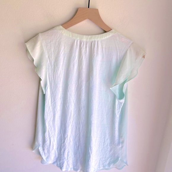 LOFT Mint green open neck flutter cap sleeve blouse - size M - Picture 3 of 4